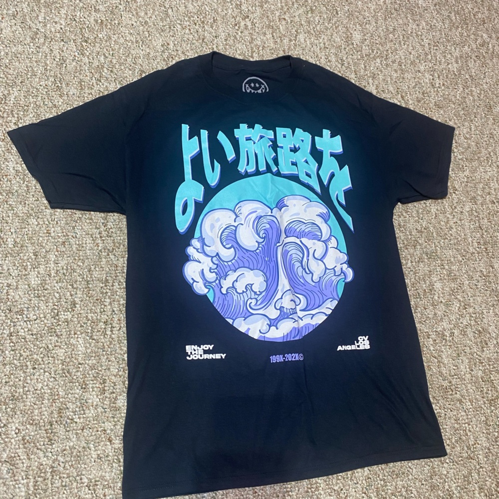 Men’s graphic tee men’s nice fit brand new men’s size M